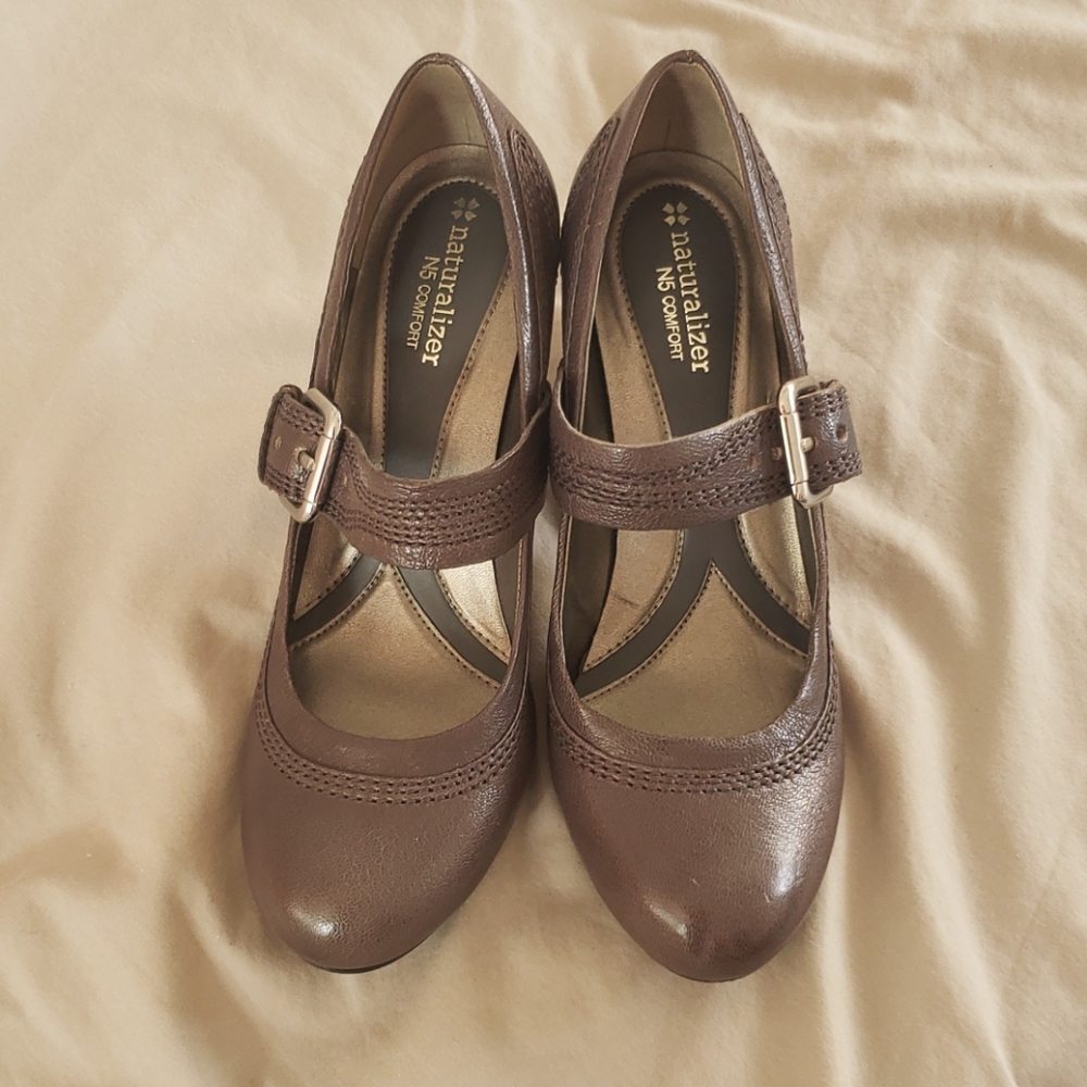 NWOT Naturlizer Leather Upper Shoes 8.5